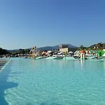 Sisan Family Resort 4*