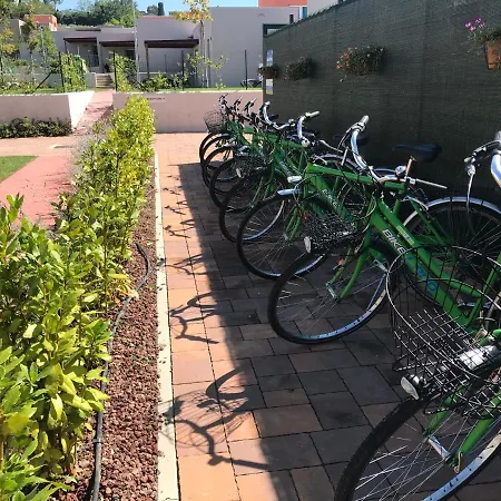 Sisan Family Курортный комплекс Бардолино