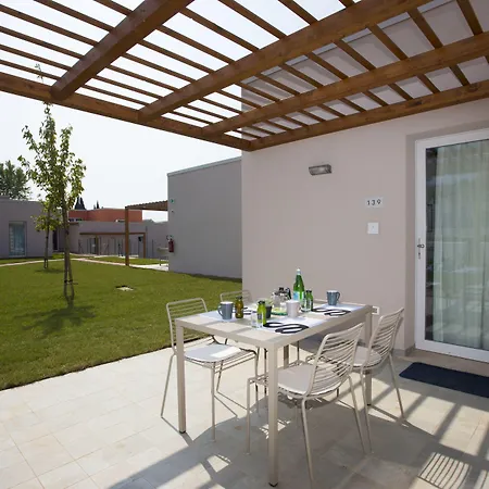 Sisan Family Ośrodek wypoczynkowy 4*